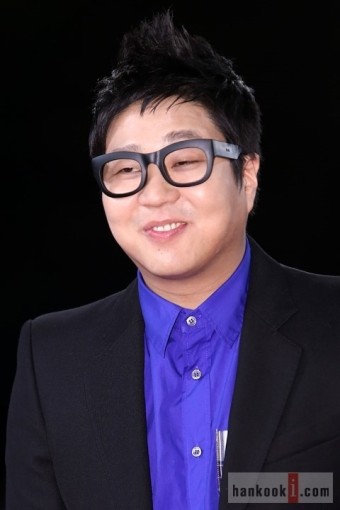 신사동호랭이, 눈에 띄는 셔츠 입고 등장