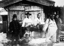 녹두장군의 외침 지켜본 그때 감나무는 없지만 그래도 가보세 가보세