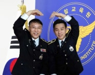 아버지·형·여동생 뒤이어 