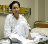 이미경 돕기 바자회라도…