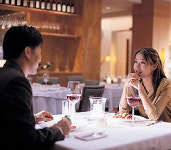 [남친 웰빙족 만들기] 와인 허브 숲 그리고 선율…