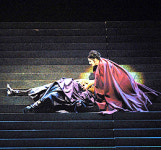 아름다운 비극 2편 무대는 슬픔에 젖다