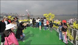 신나는 한강 나들이 웃음꽃 두둥실