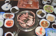 국내 최초로 호두나무 심은 천년 고찰