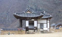 낙동강 상류의 아늑한 강마을