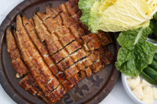 [이야기가 있는 맛집] 뱀장어, 황토못서 길러 노폐물 쏙~ 입에서 살살~