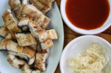 [이야기가 있는 맛집] 뱀장어, 황토못서 길러 노폐물 쏙~ 입에서 살살~