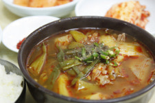 [이야기가 있는 맛집(39)] 한 그릇에 말아주면서 따로 국밥?