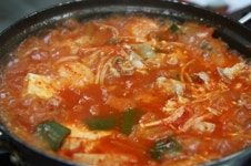 [이야기가 있는 맛집(64)] 은주정 쌈 싸먹는 김치찌개 일품