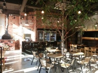 AI 조류독감에도 끄떡없는 800도 화덕치킨의 노하우, ‘화르화르’