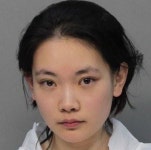 20女, 북적이는 미술관에서... ‘충격’