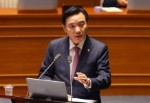 Senior prosecutor arrested over bribe-taking