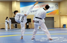 [Photo News] Athletes break a sweat as countdown to Tokyo Olympics begins