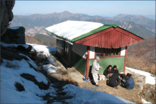 산에선 아주 작은 소리나 말도 메아리가 된다