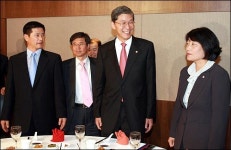 경제학 원론만 알아도 학교 학원화 못하지