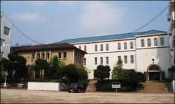 프라하의 연인과 김옥균, 북촌을 걷다