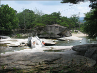 낮엔 물놀이 밤엔 연극, 한여름 수승대의 유혹