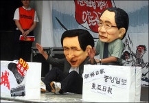 이 대통령, 끝내 'KBS 메달' 걸다