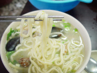 칼국수 먹고 행복해 본 적 있으신가요?