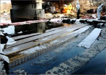 이천 화재 후폭풍... 장암천 기름띠 몸살