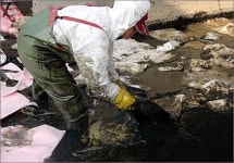 이천 화재 후폭풍... 장암천 기름띠 몸살