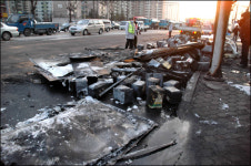 [사진] 세록스 트럭 넘어져 승용차 2대 불타