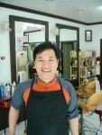 자식, 쪽팔리게 사내가 미장원에 어떻게 가?