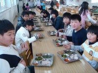 학원 내몬다고 공부 잘하는  것은 아닌데...