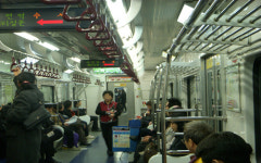 실직하면 나도 지하철 행상할지 몰라