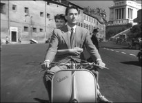 명품 스쿠터 두 눈으로 보니... 허걱