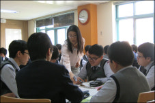 교단에 선 딸, 어버이날 최고 선물이네요