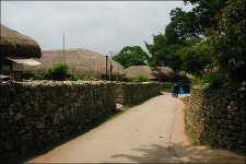 아직도 그 집은 휘파람으로 달빛을 불러들일까