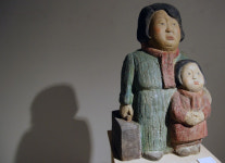 꽃 남방에 새빨간 구두...어디서 봤더라?