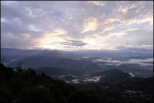 부끄러운 듯 드러낸 히말라야 설산