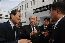 박광태 광주시장 장지로 5.18묘지도 건의했다