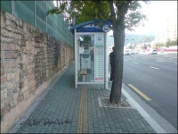 점자보도 따라 걸어가면 꽝... 대형사고 위험