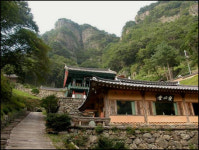 구름 끝에 걸린 절 청량산 청량사