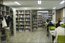 여성 전용 도서관 10살 넘는 남성은 출입금지