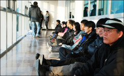 위탁계약은 안 하고 노조부터 해산 하라고?