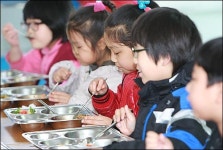 학교밥은 공짜밥, 친구랑 먹어서 좋아요