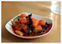 싸롱에서 뭔 국수래?