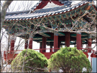 아파트 앞 호수에 옛 정자가?