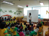 "어린이날, 강아지나 한 마리 사 줄까?"