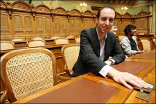 스위스 국회의원 금배지도 의원실도 없어요