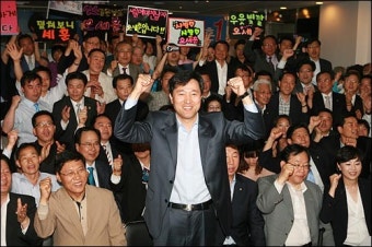 오세훈 포위한 야, '과소비'를 매우 쳐라