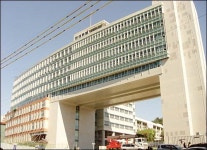 홍익대, 학교 성미산 이전에 등록금 불법전용 의혹