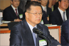 노조가 명분도 없이 장난삼아 파업하고...