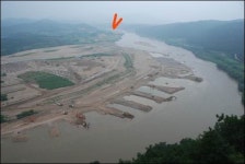 은빛모래 다 퍼내고 썩은 물에 배 띄우시겠다?낙동강 비경 경천대 말아먹는 MB 운하 판타지