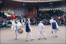 꽹과리 소리 시끄럽다고? 이거 한번 보시죠