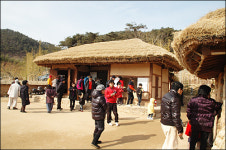 고 노무현 귀향 3년...봉하마을 방문객 얼마?